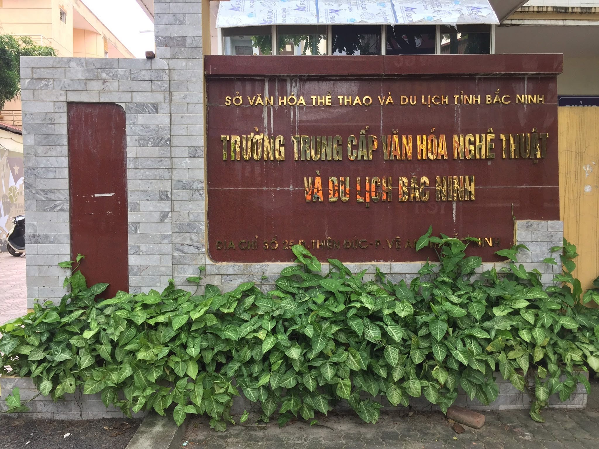 Trách nhiệm nêu gương của đảng viên, giáo viên trong công tác tuyên truyền tuyển sinh và tuyển sinh